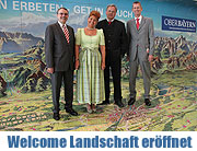 "Betreten erbeten – Get in Touch". Einmalige Welcome-Landschaft im Terminal 2 des Flughafen München stimmt ankommende Fluggäste auf ihr Rieseziele ein (Foto. Martin Schmitz)
